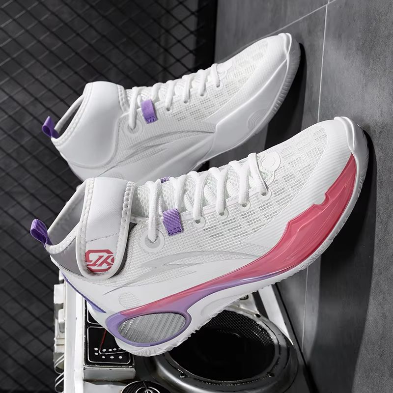 Super Cool Basketball Shoes Me - đánh giá và giá Luxury Lifestyle Brands